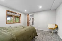 Sauna and Cozy Living Area - Luxurious Cottage Retreat