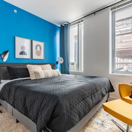 2BR | Rooftop, Pool & Gym | Bellevue | Sophari A