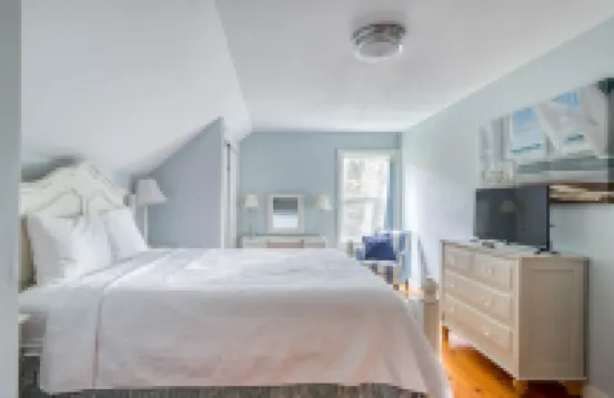 Gorgeous Interior and Inviting Outdoor Space - Charming Coastal Haven Hotels in Gleneden Beach