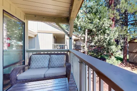 Luxe All-Season Escape | Pool, Sauna, Tennis | Near Kings Beach & Ski Resorts Отели в г. Кингс Бич