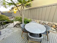 Panoramic Bay Views and Luxurious Amenities - Stunning Modern Oasis