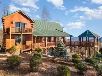 Enchanting Mountain Sanctuary with Jacuzzi and Private Trails - Stunning Hideaway