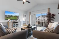 Scenic Golf Views and Community Pool Access - Charming Retreat Hotels in Horry County