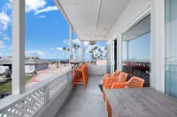 Breathtaking Ocean Views and Chic Comforts - Stylish Coastal Escape