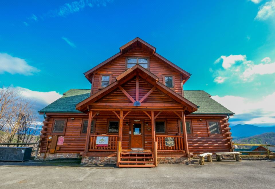 Stunning Mountain Views and Private Home Theater - Cozy Luxury Retreat ...