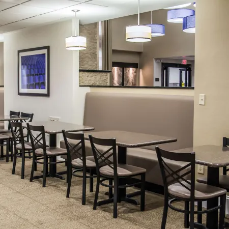 Comfort Suites University - Research Park Отели рядом с достопримечательностью «Торговый центр Tryon»