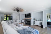Spacious Home with Golf Views and Outdoor Living - Elegant Escape