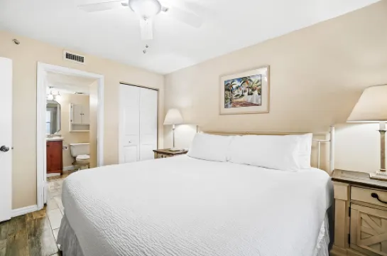 Pelican Beach 608