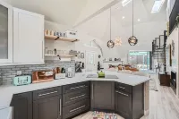 Geodesic Dome with Private Game Room and Tiny Home - Stunning Mountain Retreat