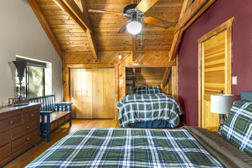 Basecamp Cabin: Log Cabin Near Trails Central to Grand Canyon Sedona Williams