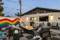 Gay owned fully renovated casita relaxation. Private and clothing optional.