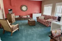 Beautiful Apartments in a turn-of-the-century historic building-Apt A Hotels in Algoma