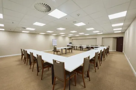 Puzzle Hotel Airport Frankfurt Отели в г. Бишофсхайм