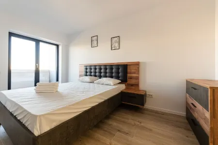 Vanda - Park-View Apartment with Private Balcony Отели рядом с достопримечательностью «Триумфальная арка»