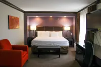 Parkwood Inn & Suites - 2-Star