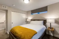 Old Town Modern New Build: Rftp Spa W/ Mtn Views! Hotels in Fort Collins