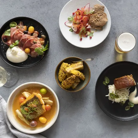 Novotel Sydney International Airport Отели рядом с достопримечательностью «Библиотека Рокдейл»