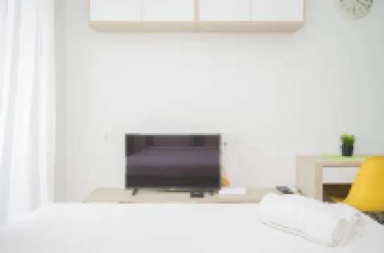 Comfort and Minimalist Studio Apartment at Springwood Residence