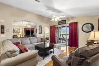 Home on the Golf Range - Holiday Hills Branson - Golf Resort - Outdoor Pools