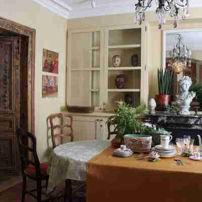 La Villa Augustine Dining/Meeting Rooms
