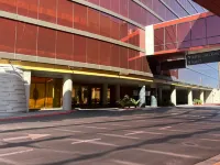 The Ahern Luxury Boutique Hotel Hotel dekat The Industrial Event Space