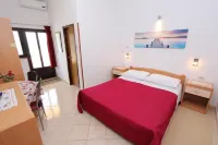 Room and Apartment Lea