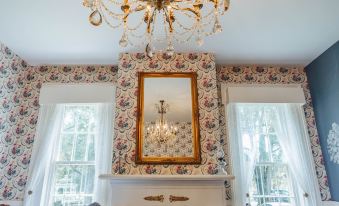 1851 Historic Maple Hill Manor B&B