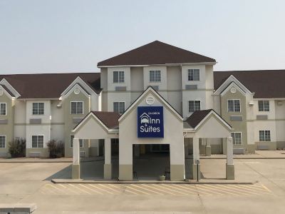 Chadron Inn & Suites
