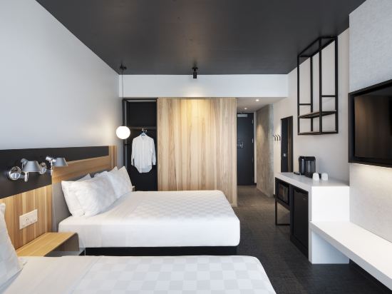 Alt Hotel Calgary University District