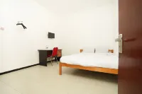 Merapi Inn Syariah by ecommerceloka Hotel a Sawahan