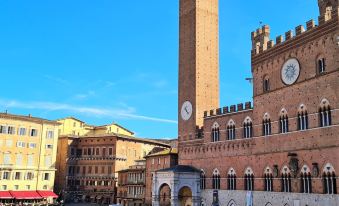 The Balcony Suite -Piazza del Campo View