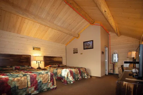 Young's Motel Hotels in Tok