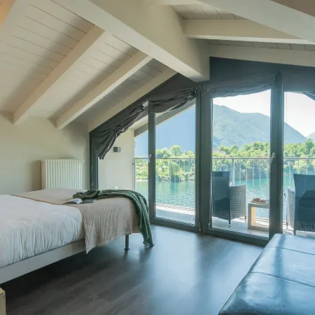 Mulino Vista Lake by Rent all Como