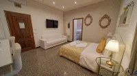 Vitti's Home Verona