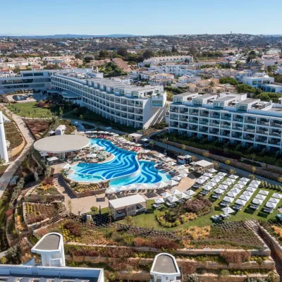 W Residences Algarve Hotel berhampiran Pantai São Rafael