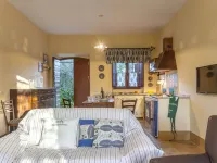 Lavish Home in Fermo with Pool - Homestays