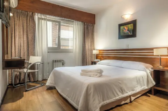 Up Retiro Hotel dekat Edificio Kavanagh