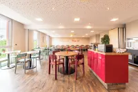 B&B Hotel Lully 3 Lakes Hotels in Lully