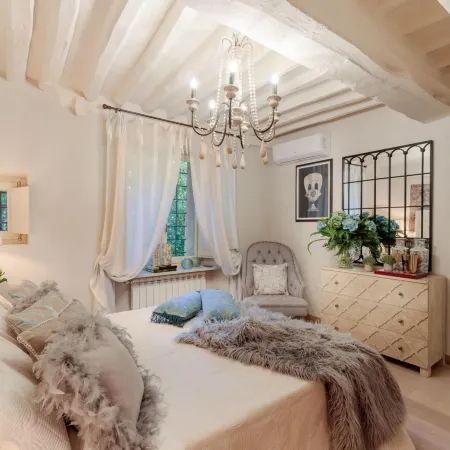 Casa Blanc in Lucca with 1 Bedrooms and 1 Bathrooms