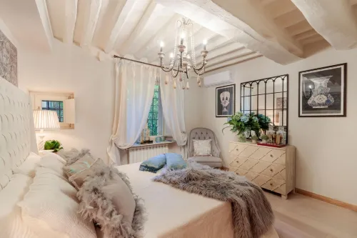 Casa Blanc in Lucca with 1 Bedrooms and 1 Bathrooms - Condos