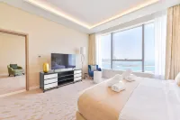 Ultra Luxury Palm Tower with Shared Hotel Facilities