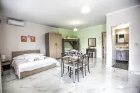 Del Sol #2 Meteora Luxurious Family Suites Hotels in Diava