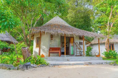 The Tropical Beach Resort Hotel a Bang Bao Bay