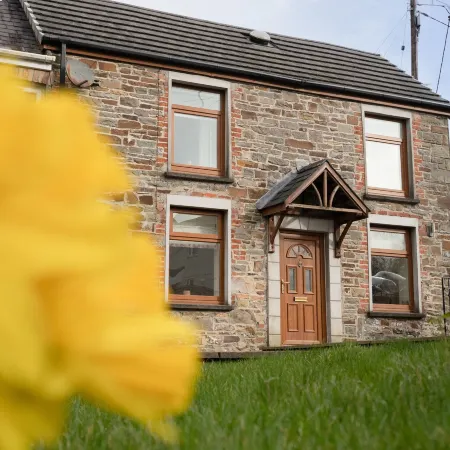 Cottage - Sleeps 4 - Garden - Parking