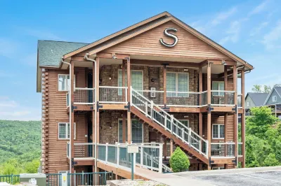 Stone Cliff Relaxation w/ Resort Amenities! Hotels in 