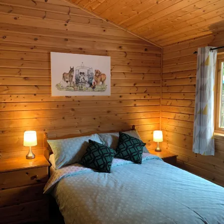 Lodge with River View - Sleeps 6 - Pet Friendly