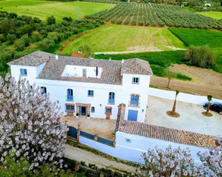 ホテル ロンダ モーメンツ ロンダのホテル