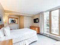 Whistler Peak Lodge Hotels near Magic Chair