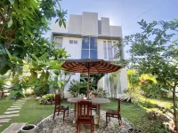 Omah Ulfah Homestay Các khách sạn ở Banyuwangi Sub-District