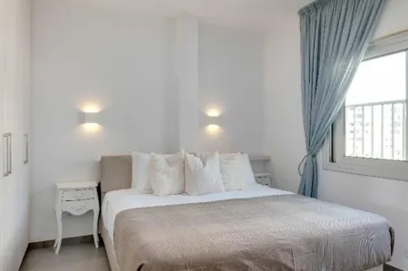 Phaedrus Living: Beach Front Flat Kyma